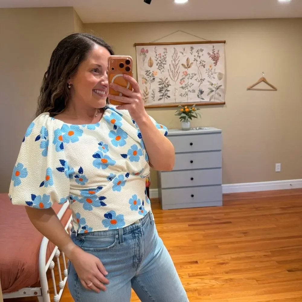 NWT Tuckernuck Never A Wallflower White Blue Floral Puff Sleeve Top Blouse Small